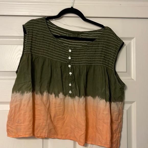 Free People Tops - Lightweight sleeveless top